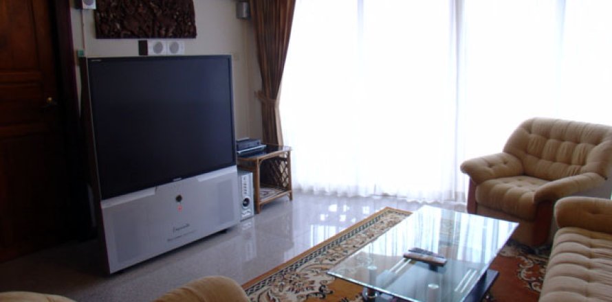 Condominio de 2 dormitorios en Jomtien Beach, Pattaya, Tailandia № 242192