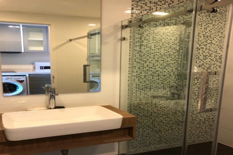 Condo in Bangkok, Thailand, 1 bedroom  № 254826 - photo 11