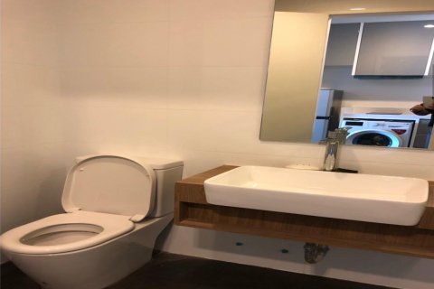 Condo in Bangkok, Thailand, 1 bedroom  № 254826 - photo 5