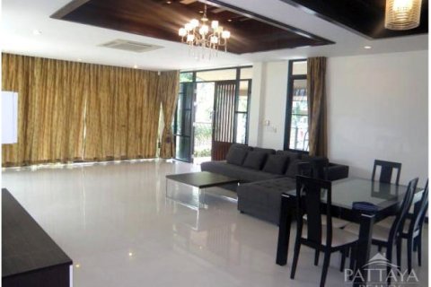 Casa de 4 dormitorios en Pattaya, Tailandia № 243133 - foto 4