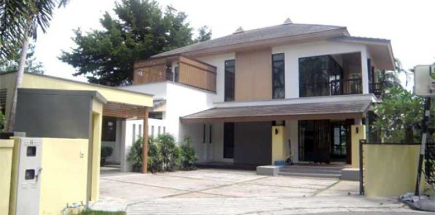 Casa de 4 dormitorios en Pattaya, Tailandia № 243133