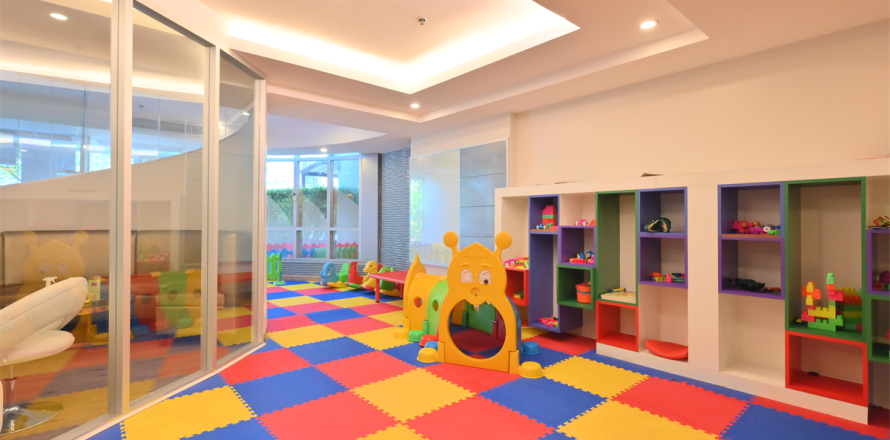 Condo in Bangkok, Thailand, 3 bedrooms № 185195