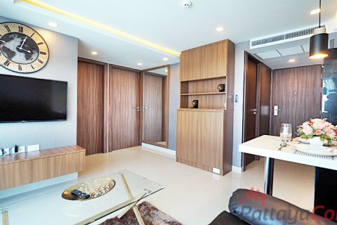 Condo in Pattaya, Thailand, 2 bedrooms  № 243695