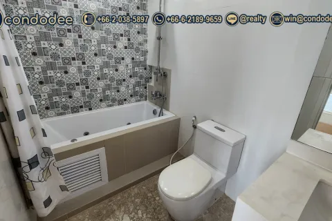 Condo in Watthana, Bangkok, Thailand, 2 bedrooms № 200980 - photo 6