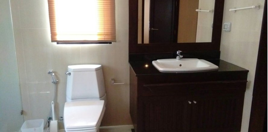 Condominio de 2 dormitorios en Pattaya, Tailandia № 242394