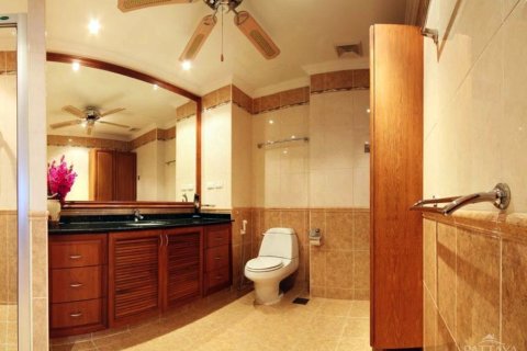 Condominio de 2 dormitorios en Pattaya, Tailandia № 242985 - foto 6