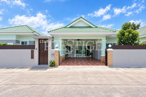 Casa de 4 dormitorios en Pattaya, Tailandia № 249998