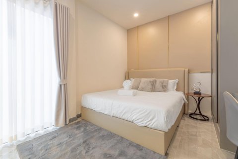 Chalet de 4 dormitorios en Pattaya, Tailandia № 241964 - foto 4