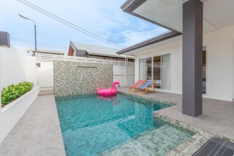 Chalet de 4 dormitorios en Pattaya, Tailandia № 241964 - foto 2