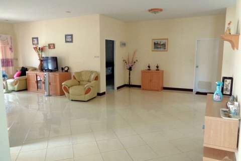 House in Pattaya, Thailand 3 bedrooms № 243097 - photo 7