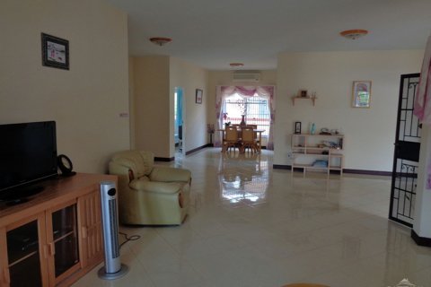 House in Pattaya, Thailand 3 bedrooms № 243097 - photo 9