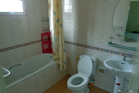 House in Pattaya, Thailand 3 bedrooms № 243097 - photo 11