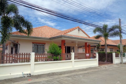 House in Pattaya, Thailand 3 bedrooms № 243097 - photo 3