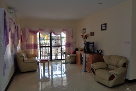 House in Pattaya, Thailand 3 bedrooms № 243097 - photo 8