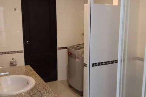 Condo in Pattaya, Thailand, 2 bedrooms  № 242442 - photo 18