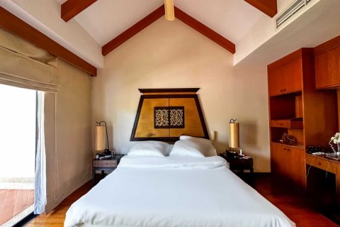 Casa de 3 dormitorios en Bang Tao, Tailandia № 84833 - foto 16