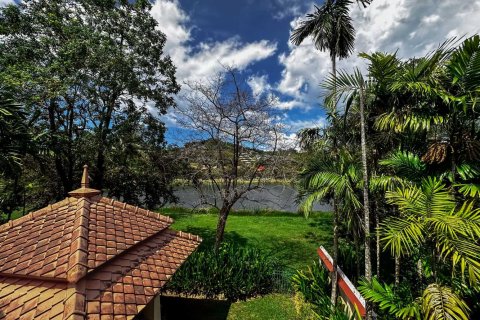Casa de 3 dormitorios en Bang Tao, Tailandia № 84833 - foto 2