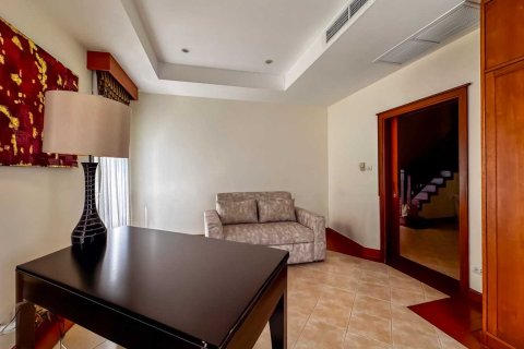 Casa de 3 dormitorios en Bang Tao, Tailandia № 84833 - foto 10