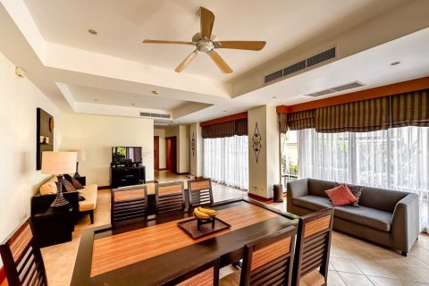 Casa de 3 dormitorios en Bang Tao, Tailandia № 84833 - foto 7