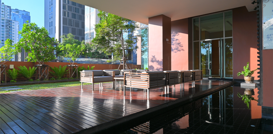 Condo in Bangkok, Thailand, 3 bedrooms  № 234089