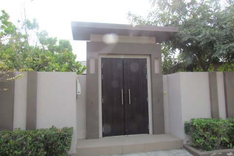 House in Pattaya, Thailand 3 bedrooms № 243190