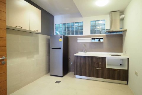 Casa de 3 dormitorios en Watthana, Bangkok, Tailandia № 244906 - foto 11