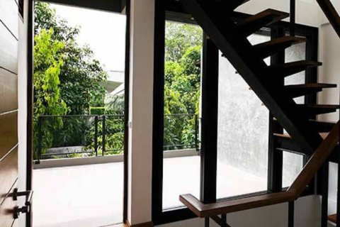 Casa de 3 dormitorios en Watthana, Bangkok, Tailandia № 244906