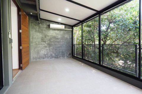 Casa de 3 dormitorios en Watthana, Bangkok, Tailandia № 244906 - foto 2