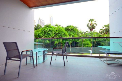 Condo in Pattaya, Thailand, 1 bedroom № 242348 - photo 2