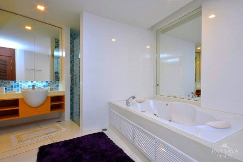 Condo in Pattaya, Thailand, 1 bedroom № 242348 - photo 10