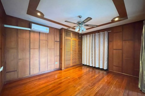 Chalet de 5 dormitorios en Pattaya, Tailandia № 241959 - foto 7