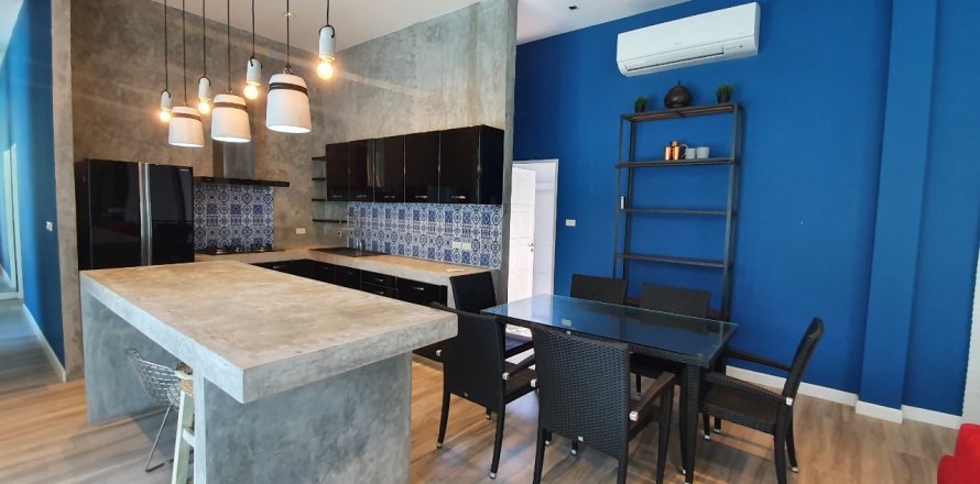 Casa de 3 dormitorios en Pattaya, Tailandia № 243194