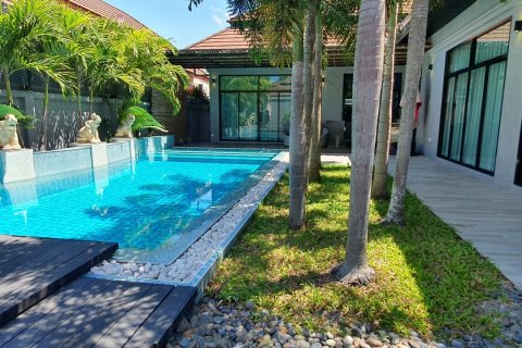 Casa de 3 dormitorios en Pattaya, Tailandia № 243194 - foto 12