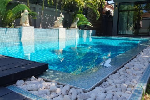 Casa de 3 dormitorios en Pattaya, Tailandia № 243194 - foto 28