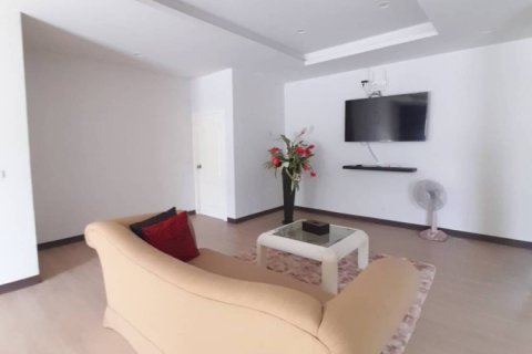 Casa de 3 dormitorios en Pattaya, Tailandia № 243209 - foto 6