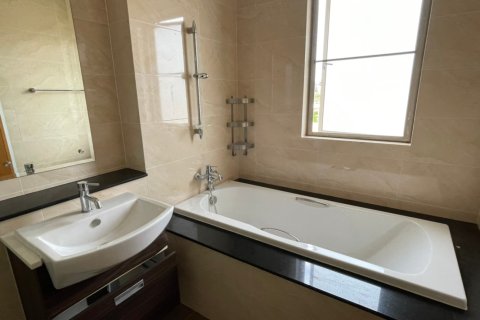 House in Pattaya, Thailand 4 bedrooms № 243210 - photo 11