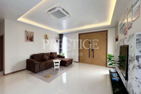 Haus in Pattaya, Thailand 5 Schlafzimmer № 241669 - Foto 2