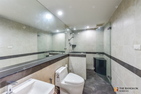 Condo in Bangkok, Thailand, 2 bedrooms  № 241642 - photo 4