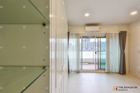 Condo in Bangkok, Thailand, 2 bedrooms  № 241642 - photo 6
