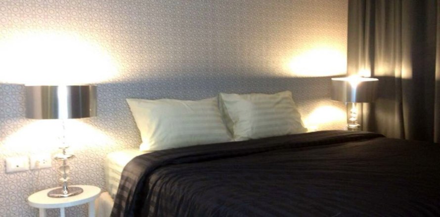 Condominio de 2 dormitorios en Pattaya, Tailandia № 242205