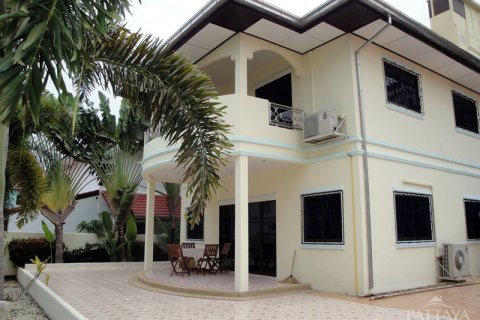 Casa de 4 dormitorios en Jomtien Beach, Pattaya, Tailandia № 243304