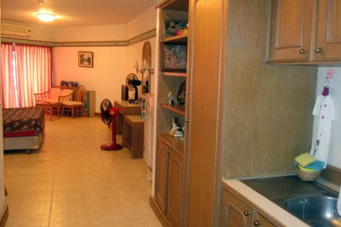 Estudio en el condominio en Pattaya, Tailandia № 242680