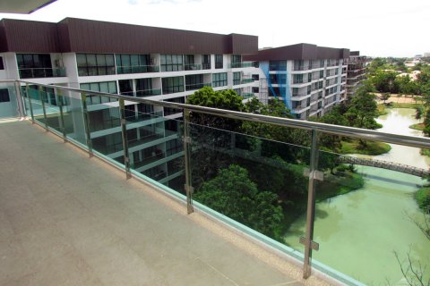 Condominio de 2 dormitorios en Jomtien Beach, Pattaya, Tailandia № 242788 - foto 19