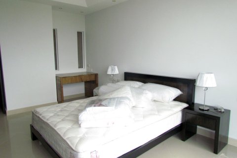 Condominio de 2 dormitorios en Jomtien Beach, Pattaya, Tailandia № 242788 - foto 2