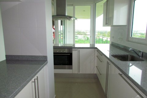 Condominio de 2 dormitorios en Jomtien Beach, Pattaya, Tailandia № 242788 - foto 14