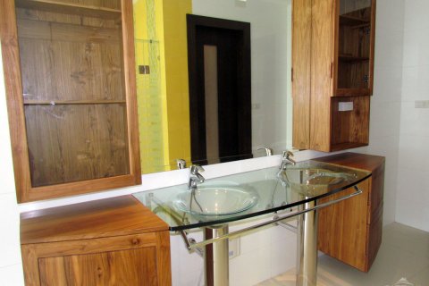 Condominio de 2 dormitorios en Jomtien Beach, Pattaya, Tailandia № 242788 - foto 10