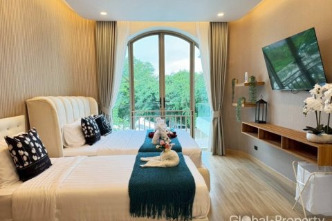 Casa de 5 dormitorios en Jomtien Beach, Pattaya, Tailandia № 134420 - foto 21