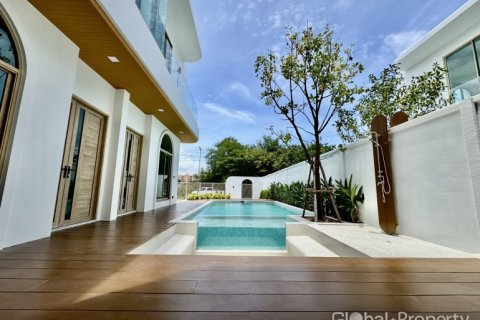 Casa de 5 dormitorios en Jomtien Beach, Pattaya, Tailandia № 134420 - foto 3