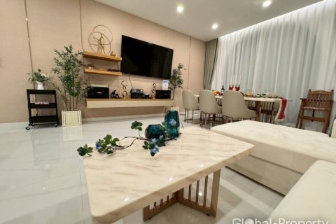 Casa de 5 dormitorios en Jomtien Beach, Pattaya, Tailandia № 134420 - foto 13