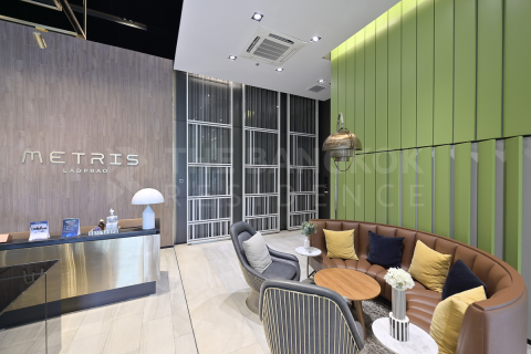 Condo in Bangkok, Thailand, 2 bedrooms № 188379 - photo 3